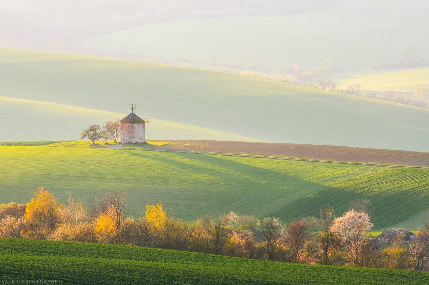 Долина одинокой мельницы. Автор: Валерий Притченко , Валерий Притченко