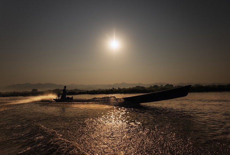 Fisherman, Inle Lake Myanmarphoto preview