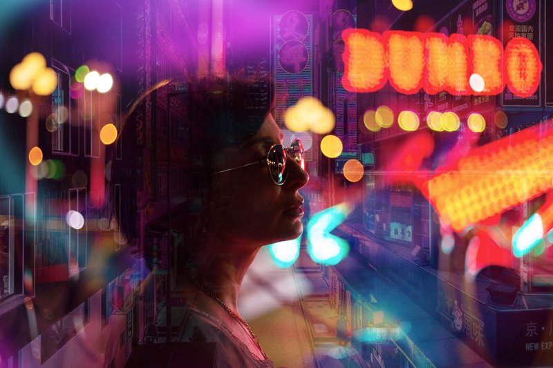 В парке ночного городаphoto preview