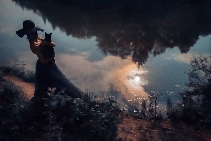 Луна и яphoto preview