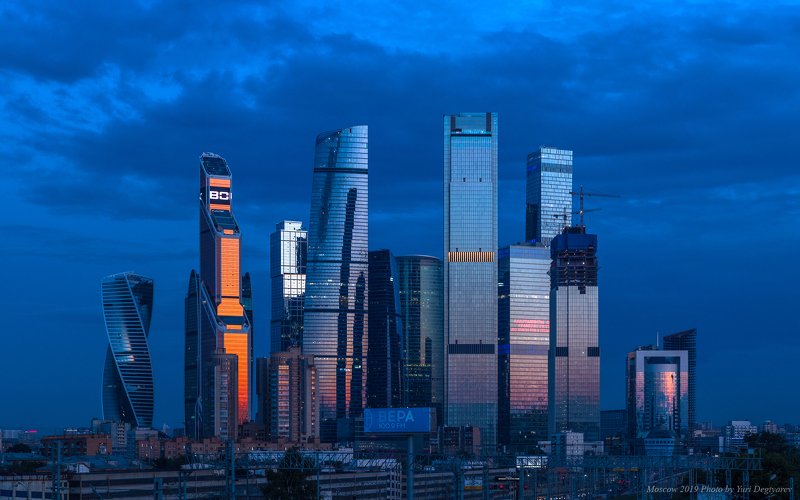 Москва, высотки, небоскребы, Сити, ММДЦ, Москва-Сити, вечер Высотки Москва-Сити.photo preview