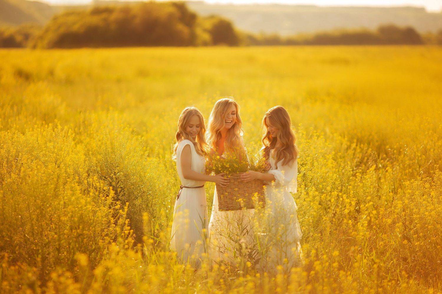 Поле. Автор: Ника Колесникова , Ника Колесникова