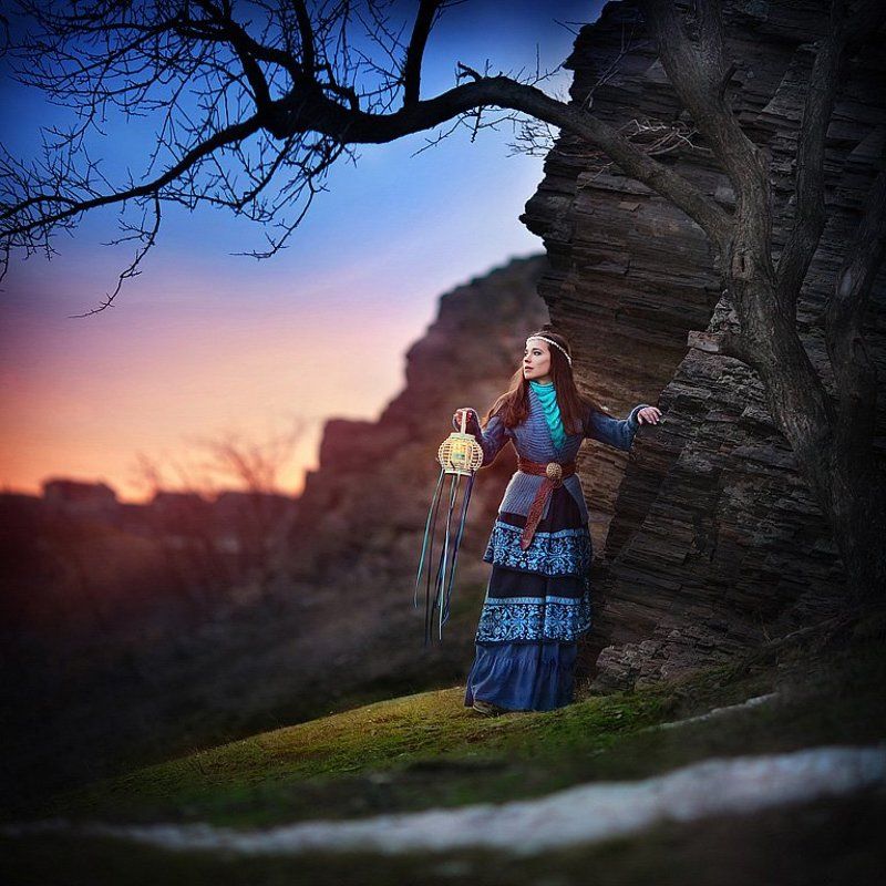 весна, зима, фото, фотосессия, девушка, жена, природа, скалы, фонарик Прощай, зима!photo preview