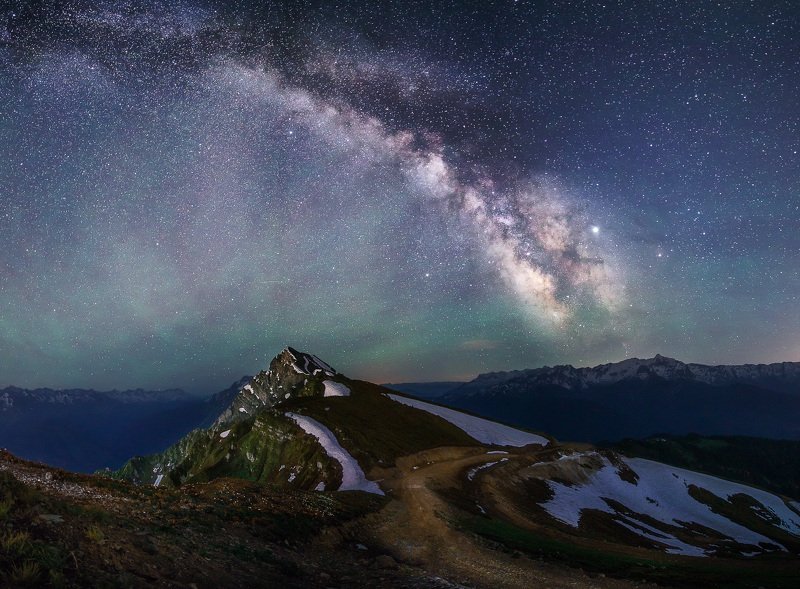 сочи, красная поляна, роза хутор, ночь, звезды, млечный путь, ночное небо, лето, природа, пейзаж, горы, кавказ Млечный путь и Каменный столбphoto preview