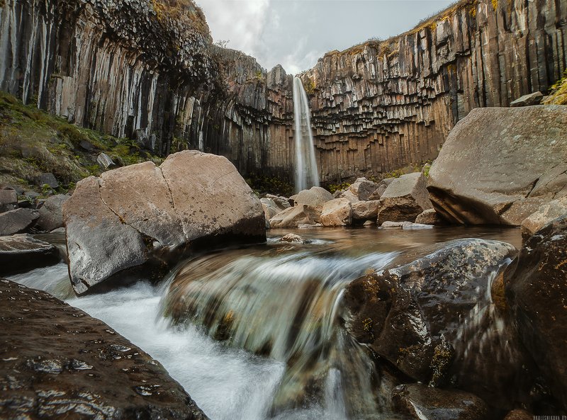 iceland, landscape, travel, nature, water, waterfall, пейзаж, путешествие, исландия, природа, водопад Svartifoss waterfallphoto preview