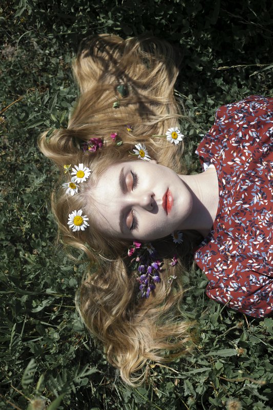 portrait,girl,beautiful,summer,fashion,screatives,hine,девушка,портрет,лето,июнь,june,color,field,beautifulgirl,fashionillustration,fashiongirl,summerlove,summer2019,лето2019,цвета,началолета. Hot Junephoto preview