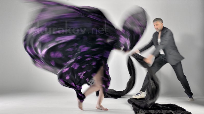 девушка Амплитуда движенияphoto preview