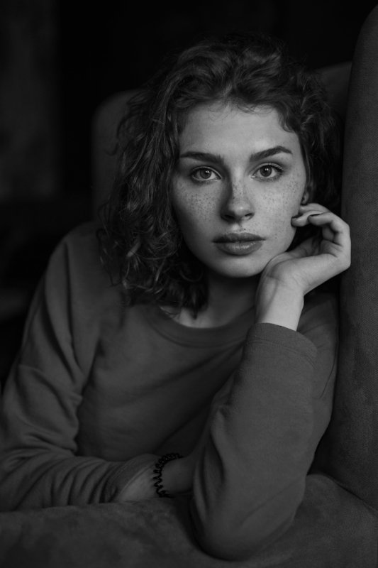 portrait, портрет, girl, indoor, studio, девушка, молодость, ламповый, retouch, ретушь, lamp, bw, чб Mariahnphoto preview