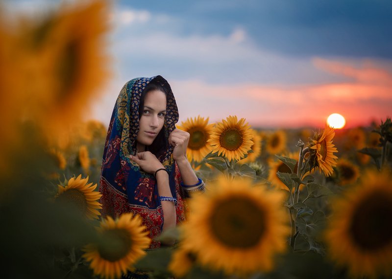 woman, model, people, portrait, retouch, sunflowers, sunset Константинаphoto preview