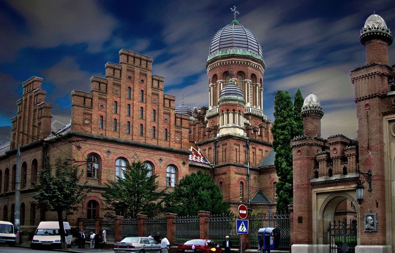 украина, черновцы Универси-замок в Черновцах!photo preview