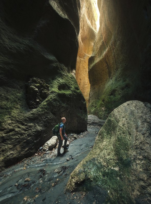 россия, дагестан, кавказ, горы, каньон, карадахская теснина, пейзаж, ущелье, скалы, ручей, природа ...photo preview
