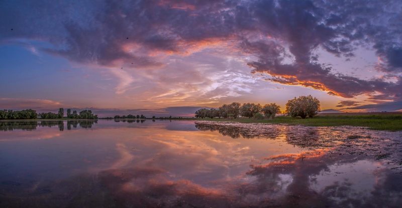 фото сделано на протоке у с.камышово астраханской обл НЕБО В РЕКЕphoto preview