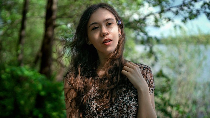 портрет, девушка, нежность, зелень, весна, лето Нежностьphoto preview