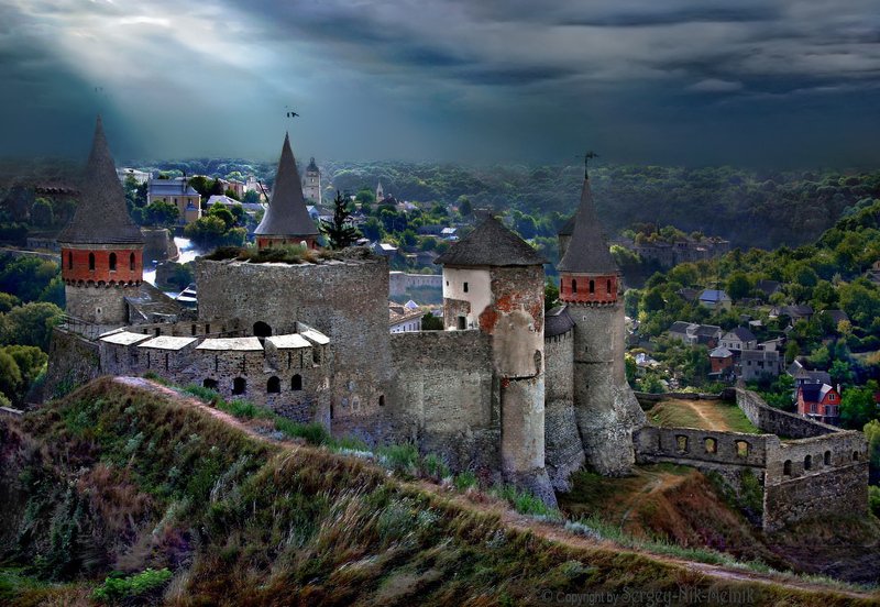 украина, каменец-подольский Луч света над Каменец-Подольском.photo preview