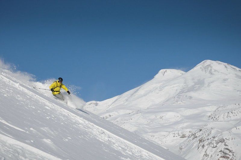 Фрирайд на фоне Эльбрусаphoto preview