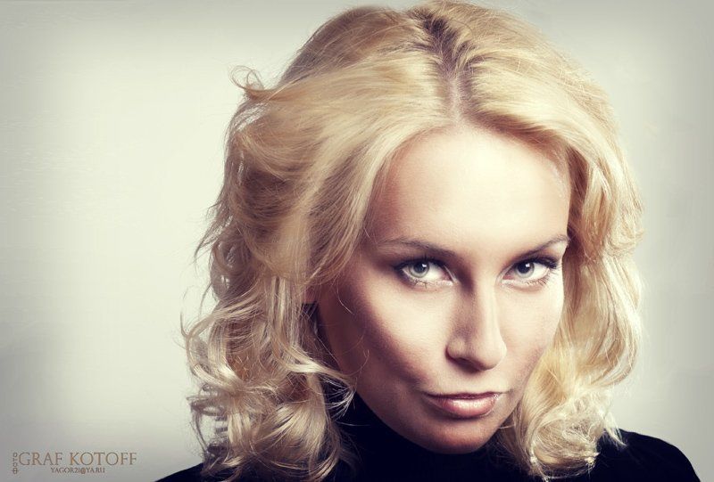 лицо, глаза, волосы, блондинка, образ, взгляд Надеждаphoto preview