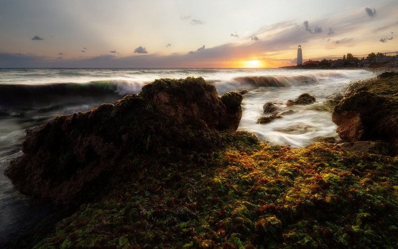 море,пейзаж,крым,закат,маяк,волны,водоросли \