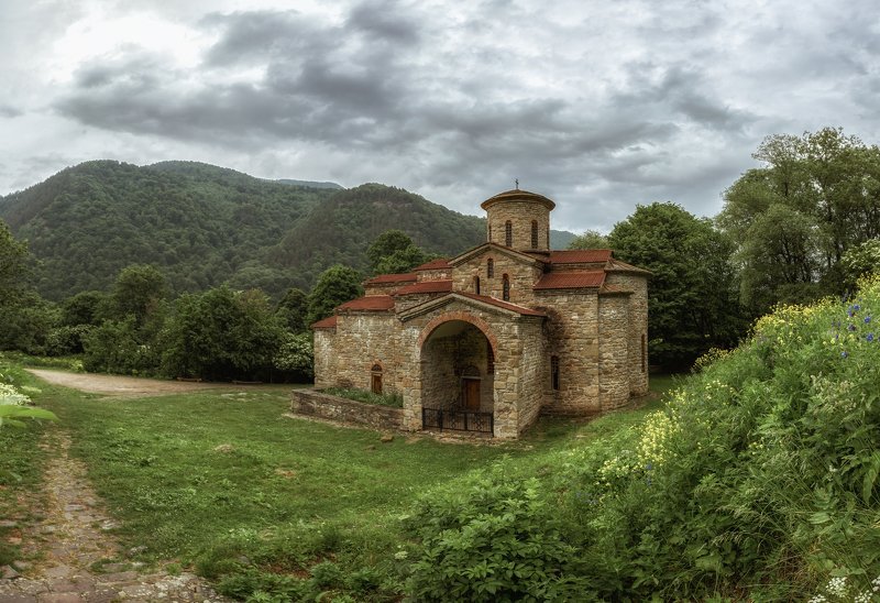 Старый храмphoto preview