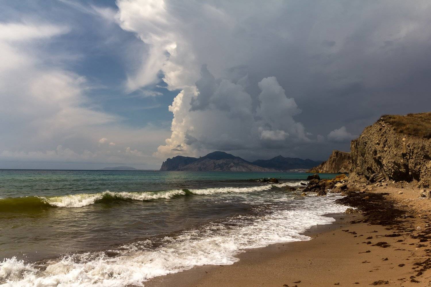 Накрывает.... Автор: Татьяна Феденкова пейзаж, крым, море, черное, Татьяна Феденкова