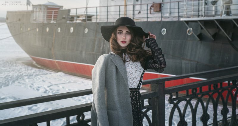 Незнакомкаphoto preview