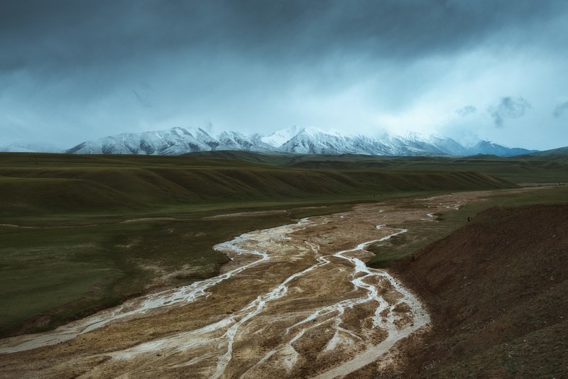 киргизия, кыргызстан, средняя азия, горы, каньон, скалы, пейзаж, весна, ущелье, река, рассвет Веныphoto preview