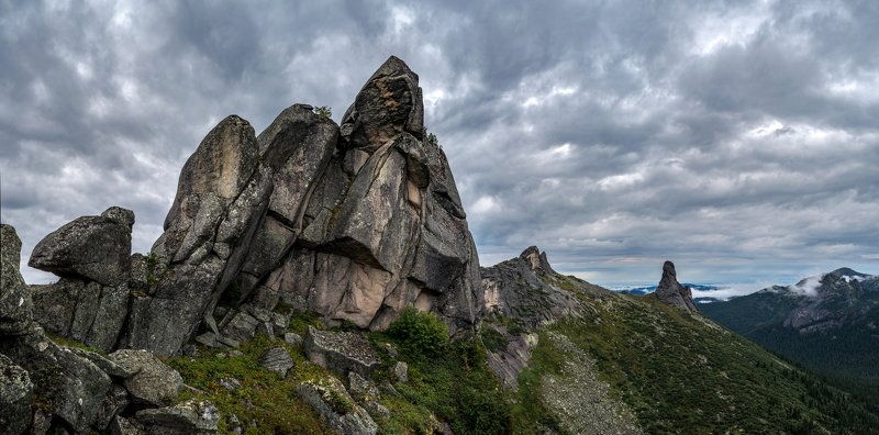 горы, россия, сибирь, саяны, западный саян, ергаки, путешествие, поход, приключения, ник васильев, вечер, скала кит, Мыслитель и Кит.photo preview