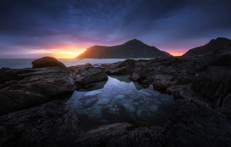 Закат глубокой ночьюphoto preview