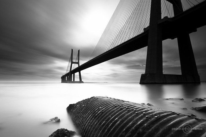 ponte vasco da gama, parque expo, lisboa, rio tejo, tagus river Drain (истощать)photo preview