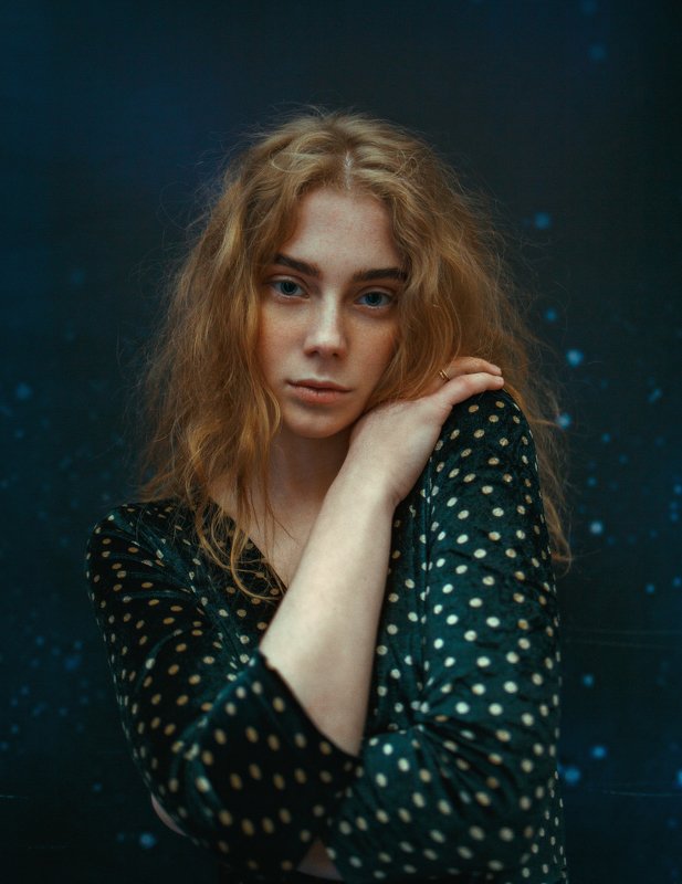 portrait, портрет, girl, redhair, portraiture, indoor, девушка, молодость, ноябрь, ламповый, retouch, ретушь, цвет, stereo, rainbow Yevgeniaphoto preview