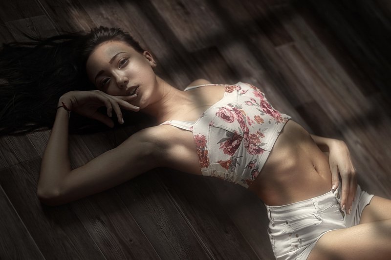 Девушка, свет, лежа, окно Маринаphoto preview