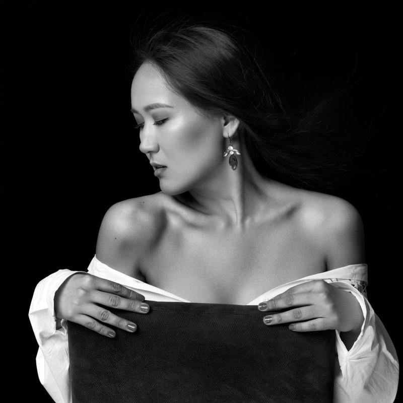 beauty, beauty photographer, model, headshot, closeup, makeup, long hair, eyes, facial, photographer, photography, hasselblad Aidanaphoto preview