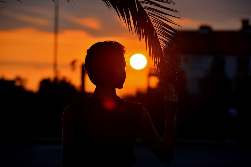 закат в городе photo preview