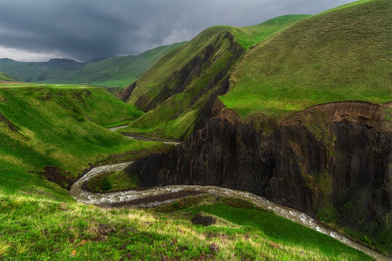 природа, пейзаж, горы, кавказ, природа россии, дикая природа, закат, свет, облака, вечер, весна, Горные реки не ищут легких путейphoto preview