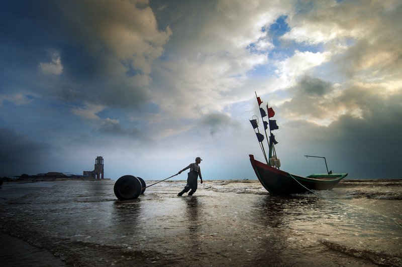 The man on the seaphoto preview