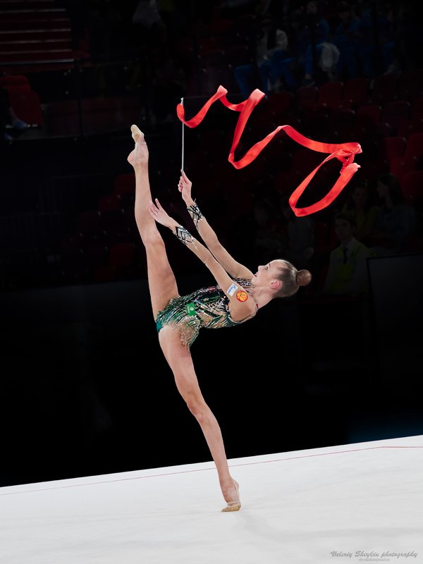 Упражнение с лентойphoto preview