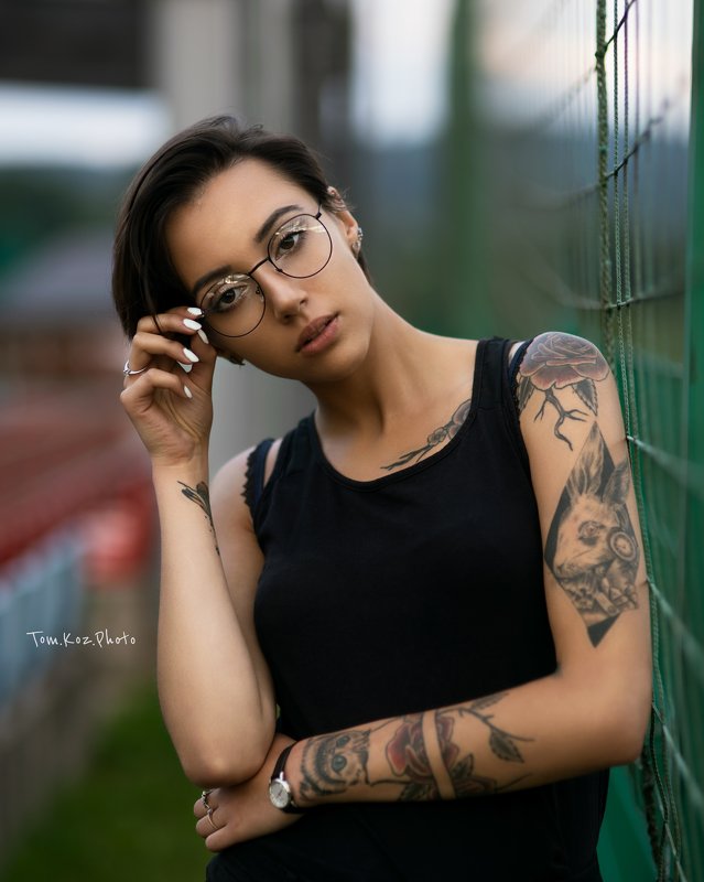 girl, nikon, d850, shorthair, glasses, tattoo, poland, 85mm Ewaphoto preview