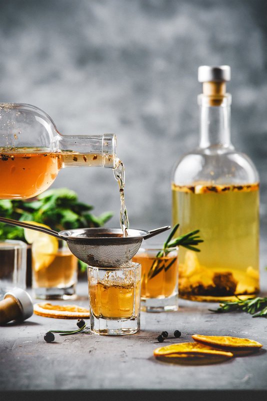 фудфото, напиток, бутыль, еда, желтый, стекло, джин, домашний напиток, настойка джин в бутылкеphoto preview