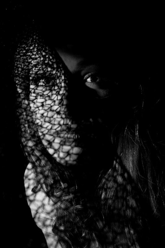 глаза тень чб blackandwight bw девушка мрак взгляд Глаза Ксенииphoto preview