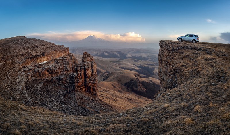 эльбрус, пейзаж, горы, небо, облака, холмы, трава, шаджатмаз, бермамыт, Вид на Эльбрус с плато Бермамыт.photo preview