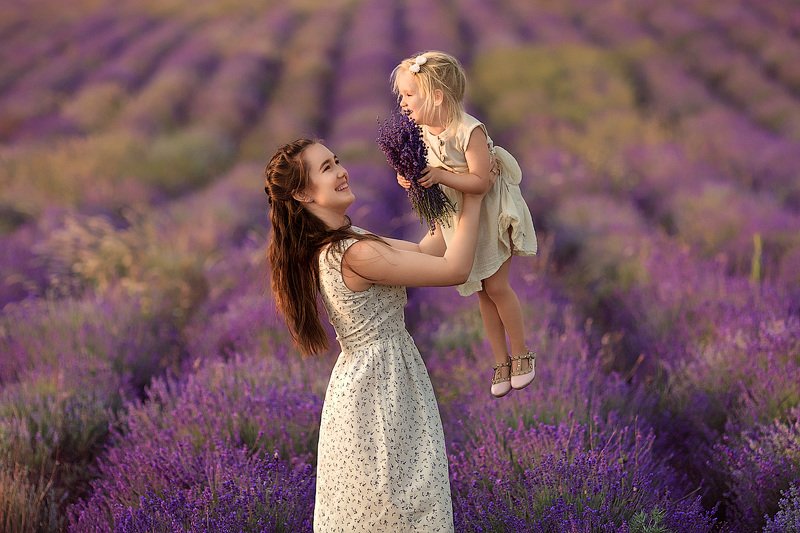 фотограф, зеркальный фотоаппарат canon mark iii, фотопрогулка, девочки, лето, закат, красота, семейная фотосессия, детский фотограф, красивые девушки, счастье, радость, дети на фото, семейная фотография, любовь, лаванда, лето, девочки, восторг Лаванда...photo preview