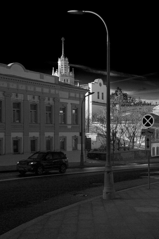 москва, москва-река, река, зарядье, набережная, город, столица, котельническая набережная, высотка, чб, городской пейзаж, bw, black and white, moscow Верхняя Радищевская фото превью