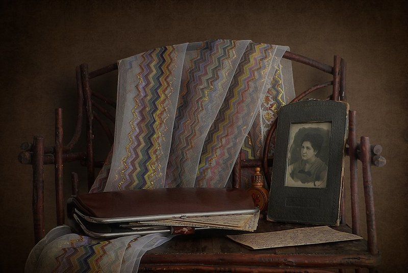 этажерка, косынка, ридикюль, письма Старые вещиphoto preview