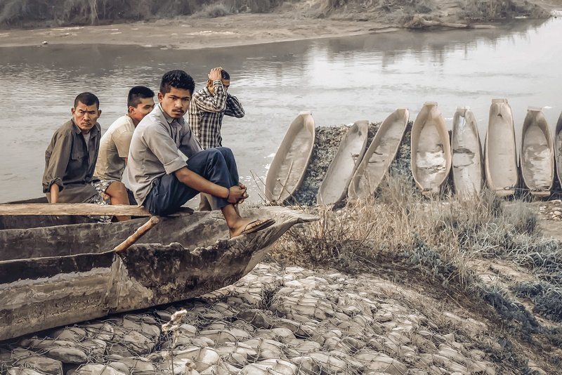 nepal, travel, crocodile, river, national park, chitwan Приплыли...photo preview