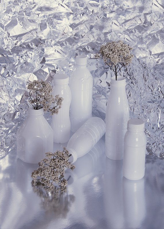 Натюрморт с пластиковыми бутылкамиphoto preview