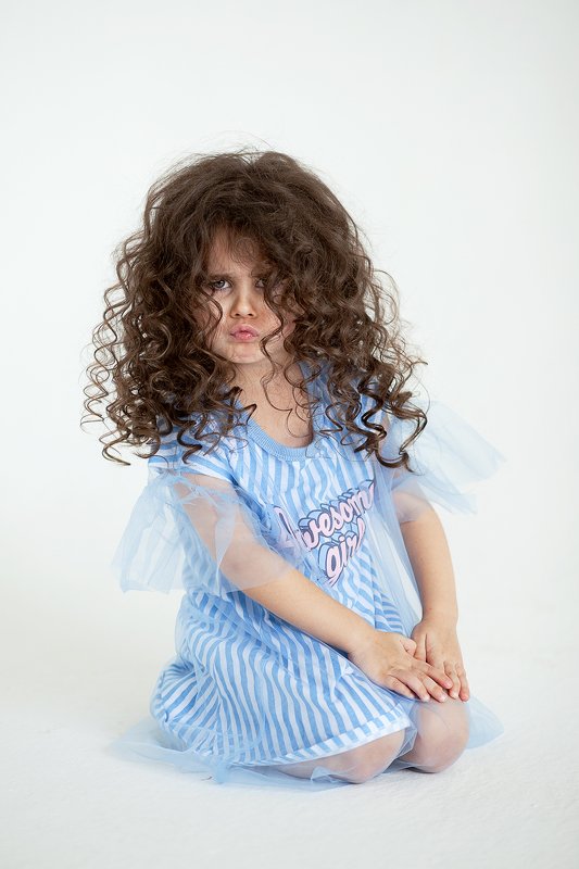 girl, smile, photo, portrait, happy, blue, candy Милашкаphoto preview