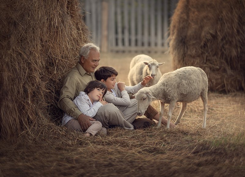 С дедушкойphoto preview