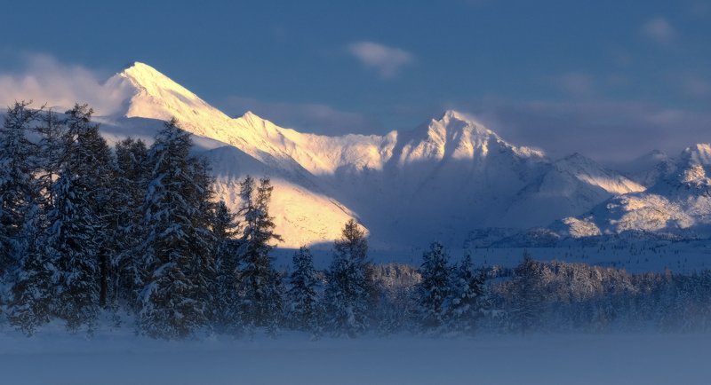 В отблесках заходящего солнцаphoto preview