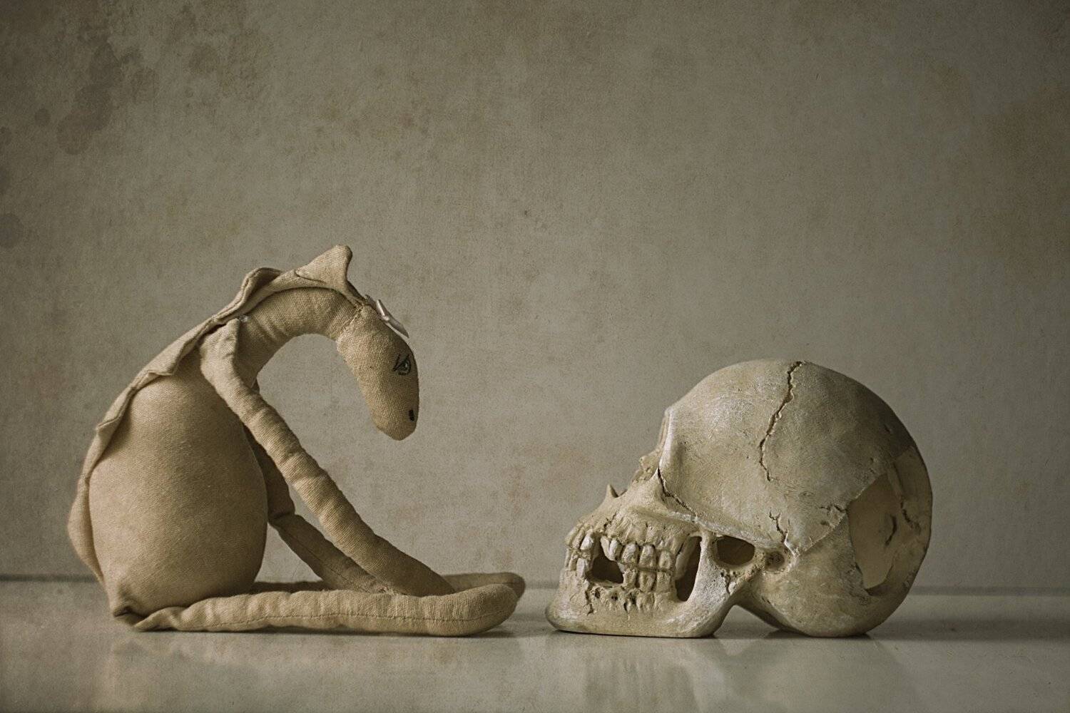 Люди и динозавры. Размышления о вечности.. Автор: Ольга Алексейчик натюрморт, Ольга Алексейчик