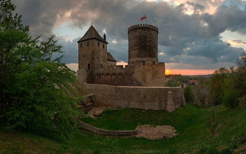 Poland, castle, old, architecture, sunset, evening, Польша, замок, архитектура, закат, панорама Bendzin castlephoto preview