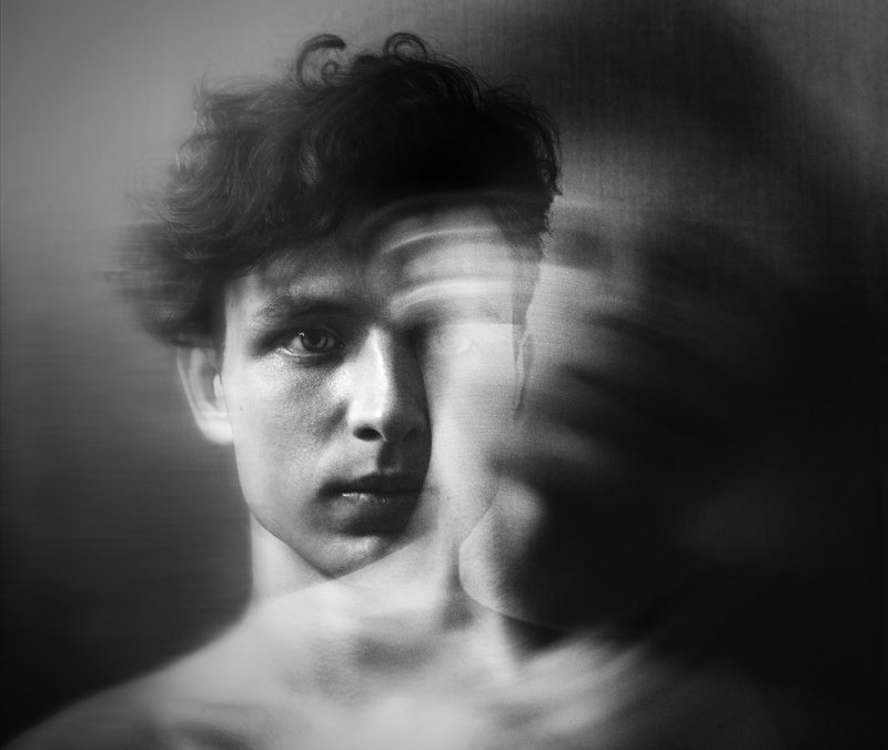 Персона и теньphoto preview